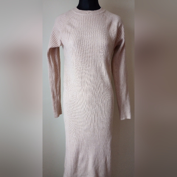 NWT David Bitton Small Elegant Beige Knit Dress - Picture 5 of 9